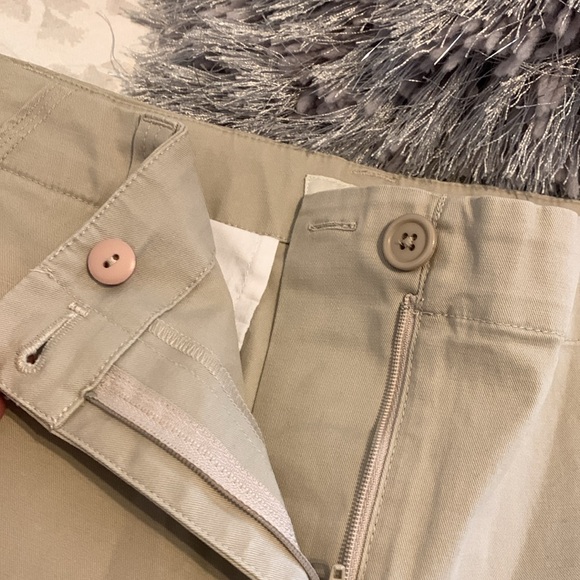 Talbots khaki shorts - Picture 3 of 6